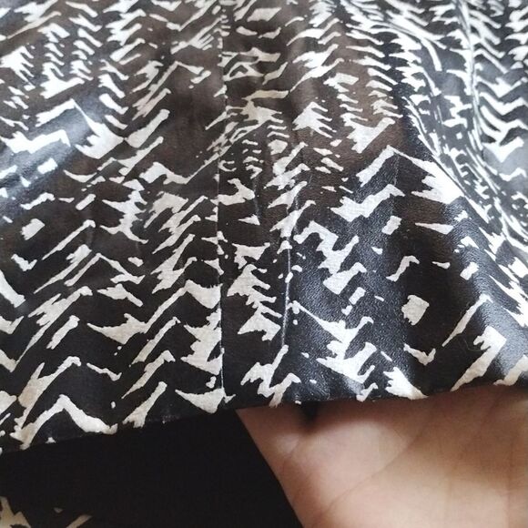 Women's Size Small À La Carte Black and White Zip up Jacket with Front Pockets - Picture 16 of 16